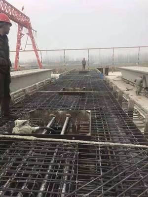 420省道金湖段建設工程箱梁首件澆筑順利完成，凸顯勞務分包管理成效